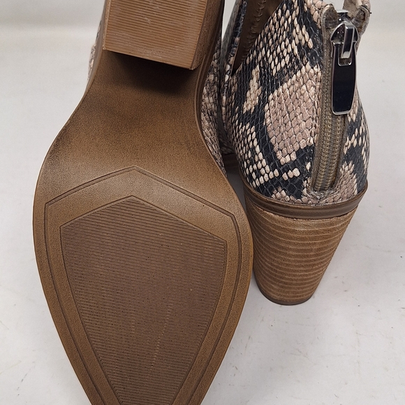 Steve Madden Camryn Snakeskin Ankle Boots - Cream and Black SZ 7.5 - Picture 6 of 6